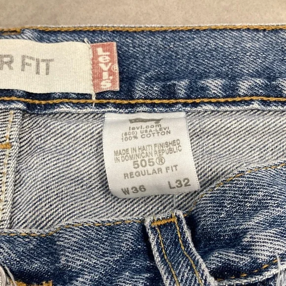 Levi's Classic Straight Blue Jeans frayed hem - Picture 3 of 9